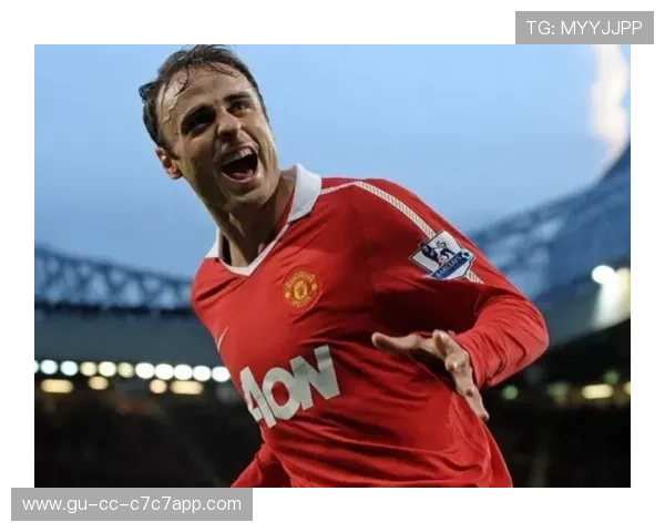 足球巨星风采展：从赛场到传奇，见证巅峰时刻的荣耀与传奇